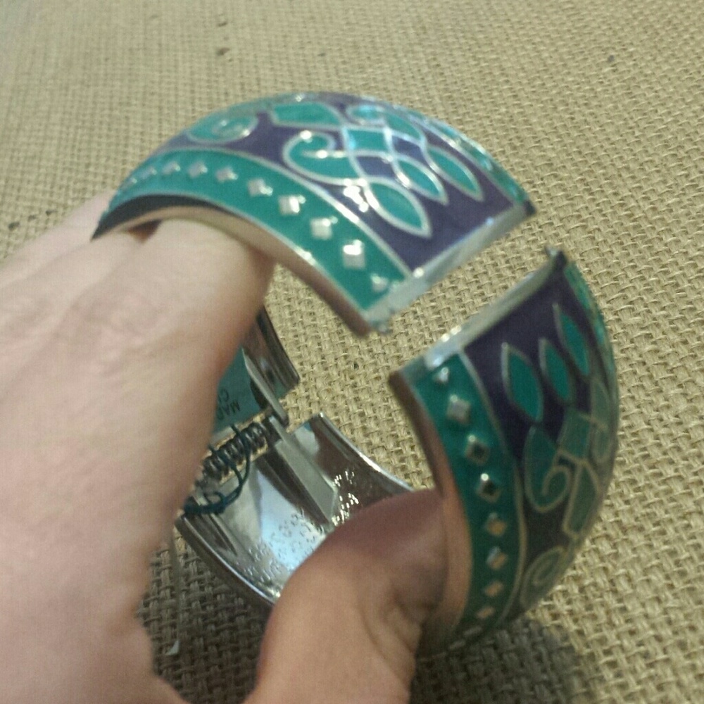 Bangle - Picture 2 of 3